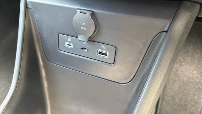 BYD Dolphin Surf 65kW Boost 43kWh 5dr Auto Electric Hatchback - Image 19